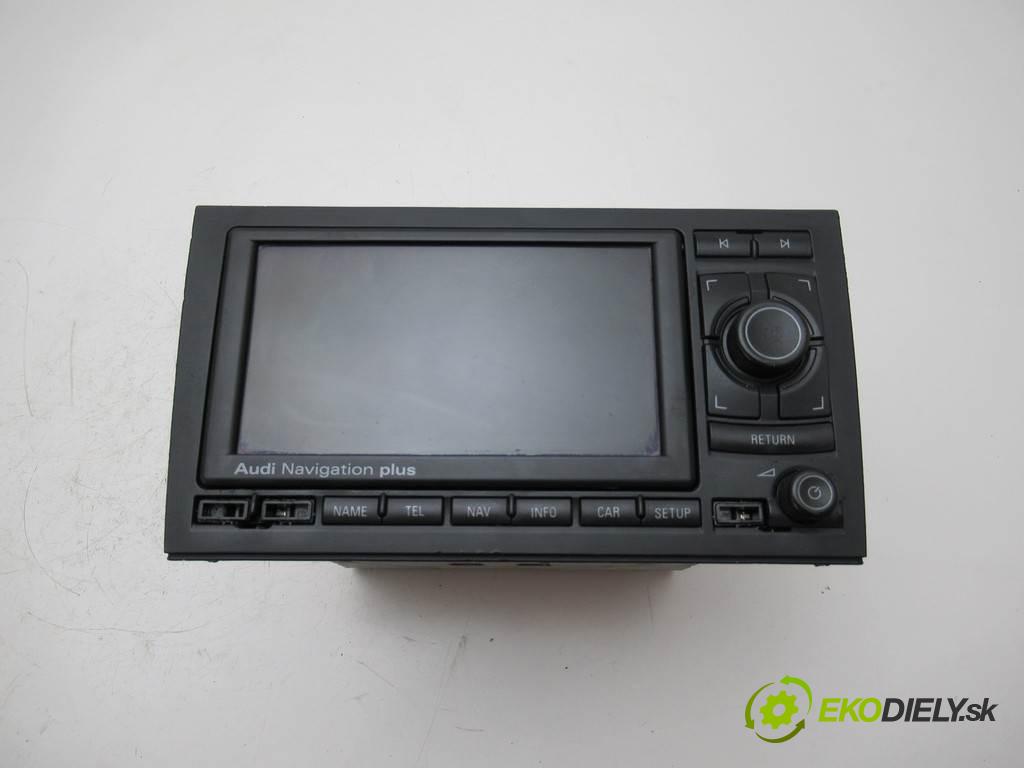 Audi A4 B6  2003 96 kW SEDAN 4D 1.9TDI 130KM 00-04 1900 RADIO