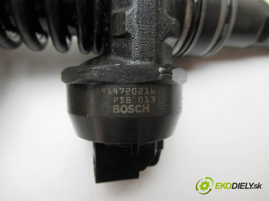 Audi A4 B6    SEDAN 4D 1.9TDI 130KM 00-04  vstrekovacie čerpadlo 0414720216 038130073BA (Vstrekovače)