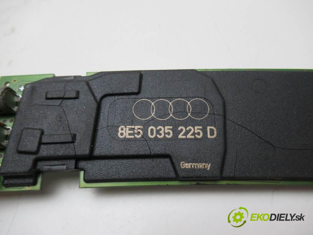 Audi A4 B6    SEDAN 4D 1.9TDI 130KM 00-04  Zosilňovač antenový 8E5035225D (Zosilňovače)