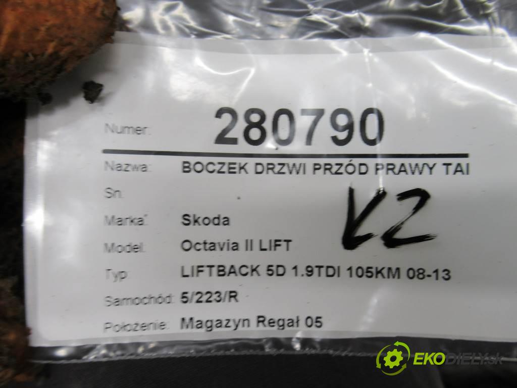Skoda Octavia II LIFT  2009 77 kW LIFTBACK 5D 1.9TDI 105KM 08-13 1900 čalúnenie Dvere predný pravy tapacír  (Ostatné)