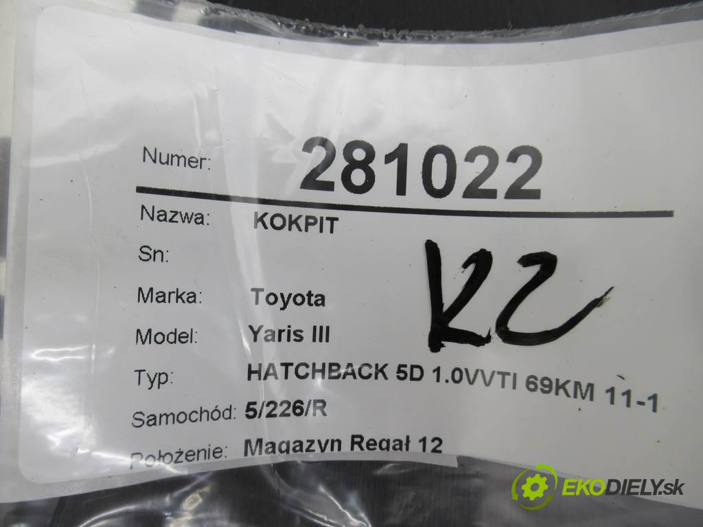 Toyota Yaris III  2012 51 kW HATCHBACK 5D 1.0VVTI 69KM 11-14 1000 Palubná doska  (Palubné dosky)