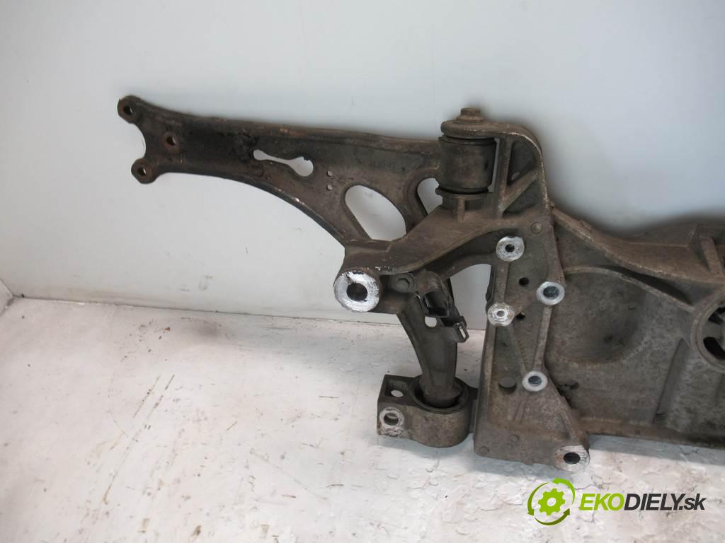 Volkswagen Touran  2005 77 kW 1.9TDI 105KM 03-15 1900 výztuha pod motor 1K0199313H (Výztuhy přední)