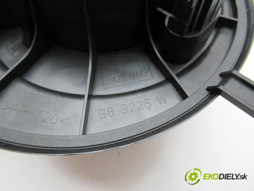 Volkswagen Touran  2005 77 kW 1.9TDI 105KM 03-15 1900 ventilátor - topení 1K1819015 (Ventilátory topení)