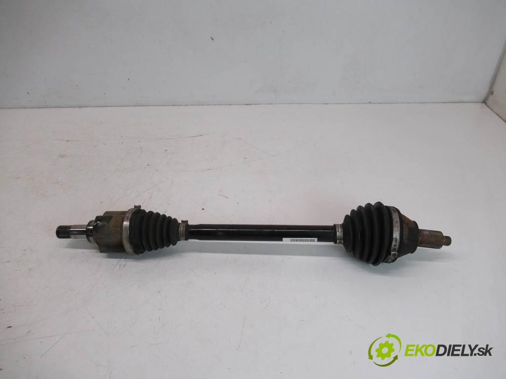 Skoda Fabia III  2018 55 kW LIFT KOMBI 5D 1.0B 60KM 14- 1000 Poloos ľavá strana 6C0407271H (Poloosy)