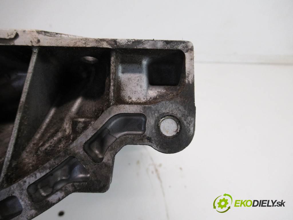 Audi A4 B8    QUATTRO KOMBI 5D 2.0TFSI 211KM 08-15  vaňa olejová CDNC (Olejové vane)