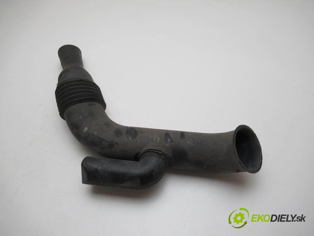 Fiat Fiorino III  2017  LIFT 1.4B 78KM 16- 1400 Rúra hadice trubka vzduchu 51774995 (Hadice chlazení vzduchu)
