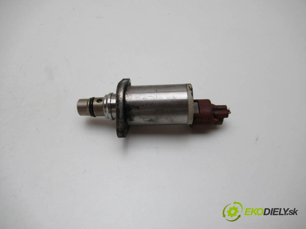 Mazda 6  2003 89 kW KOMBI 5D 2.0D 121KM 02-07 2000 Regulátor tlaku paliva  (Ostatné)