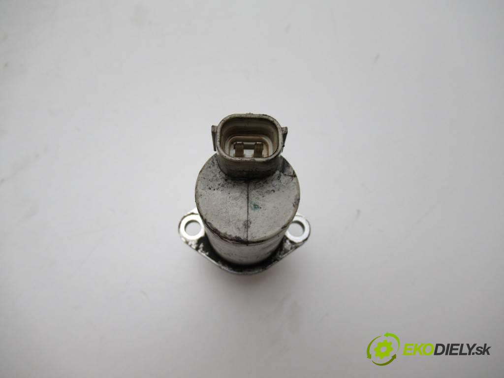 Mazda 6  2003 89 kW KOMBI 5D 2.0D 121KM 02-07 2000 Regulátor tlaku paliva  (Ostatné)