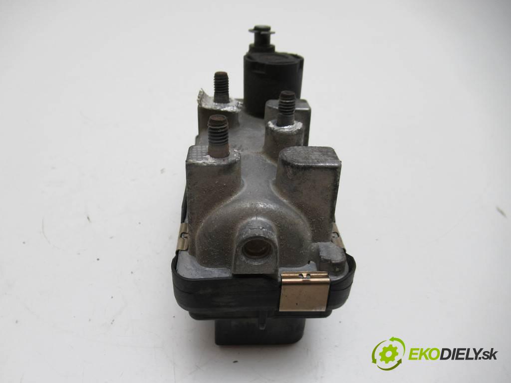 BMW 1 E87    HATCHBACK 5D 2.0D 163KM 04-11  nastavovač turba 6NW008412 (Ostatní)