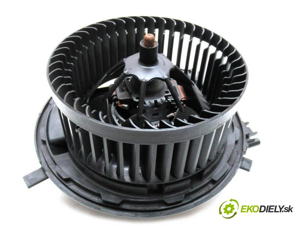 Skoda Octavia III  2016 110 kW LIFTBACK 5D 1.4TSI 150KM 12-20 1400 ventilátor - topení 5Q1819021A (Ventilátory topení)