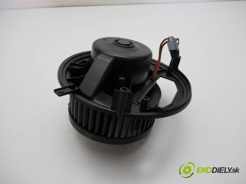 Skoda Octavia III  2016 110 kW LIFTBACK 5D 1.4TSI 150KM 12-20 1400 ventilátor - topení 5Q1819021A (Ventilátory topení)