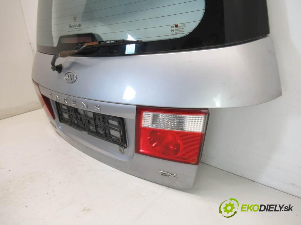 Kia Carens II  2005 82,5 2.0CRDI 113KM 02-06 2000 zadní část kapota  (Zadní kapoty)