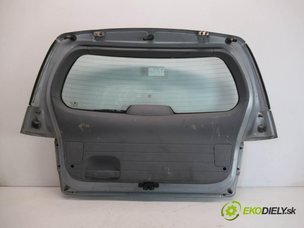 Kia Carens II  2005 82,5 2.0CRDI 113KM 02-06 2000 zadní část kapota  (Zadní kapoty)
