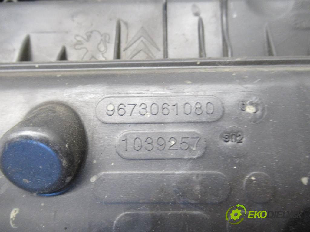Citroen DS3  2011 68KW 1.6HDI 92KM 10-16 1560 obal filtra vzduchu 9673061080 (Kryty filtrů)