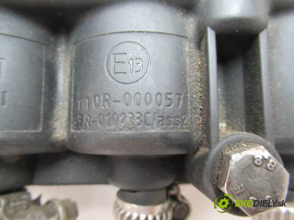 . .    A  vstřikovače plynového pedálu LPG WTRYSKI 110R-000057
