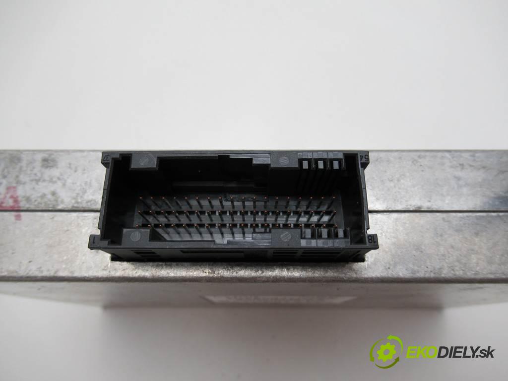 Audi A4 B7    KOMBI 5D 2.0TDI 140KM 04-08  Modul BLUETOOTH 8P0862335M (Ostatné)