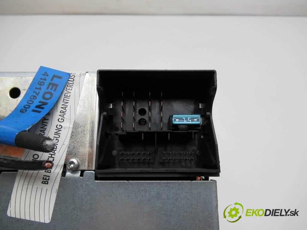 Opel Vectra C  2002 90 kW SEDAN 4D 1.8B 122KM 02-08 1800 RADIO DVD 90 13272817