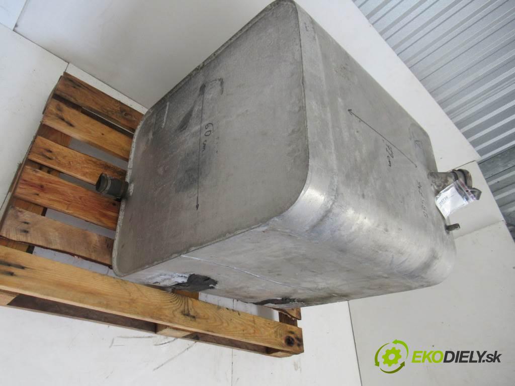 Autosan A1112T    9  Nádržka paliva