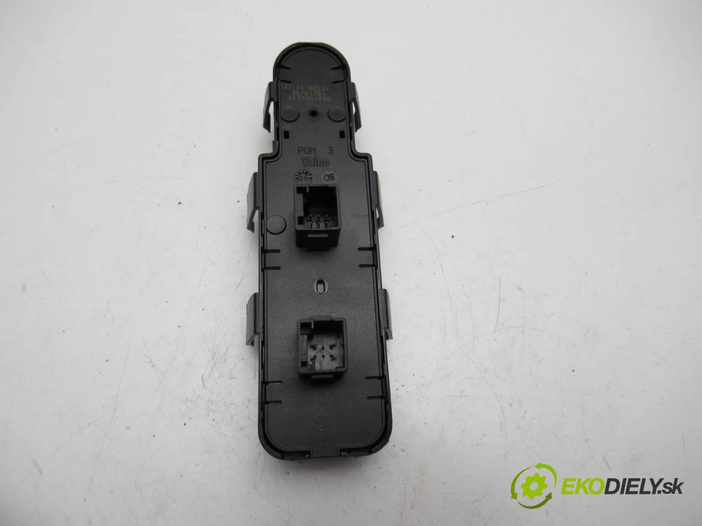 Citroen C4  2006 65 kW HATCHBACK 5D 1.4B 88KM 04-10 1400 Prepínač okien 9651464277 (Prepínače, spínače, tlačidlá a ovládače kúrenia)