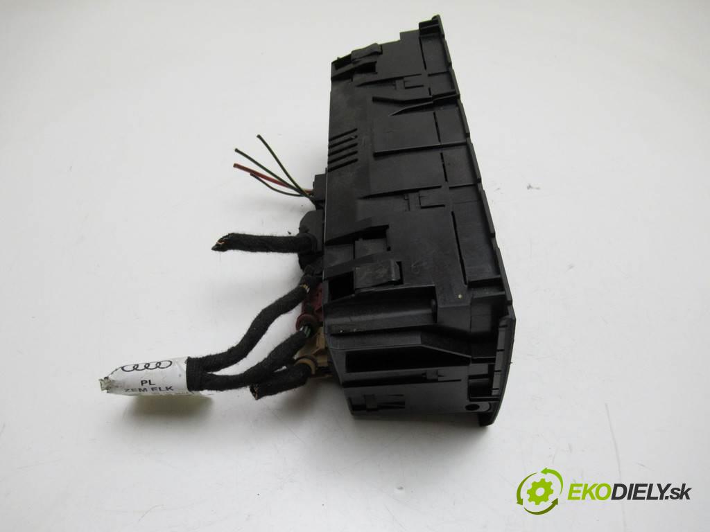 Audi A4 B7  2005 103 kW KOMBI 5D 2.0TDI 140KM 04-08 2000 Panel ovládania kúrenia 8E0820043BM (Prepínače, spínače, tlačidlá a ovládače kúrenia)