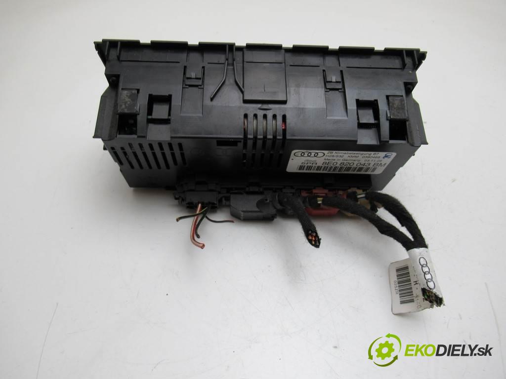 Audi A4 B7  2005 103 kW KOMBI 5D 2.0TDI 140KM 04-08 2000 Panel ovládania kúrenia 8E0820043BM (Prepínače, spínače, tlačidlá a ovládače kúrenia)