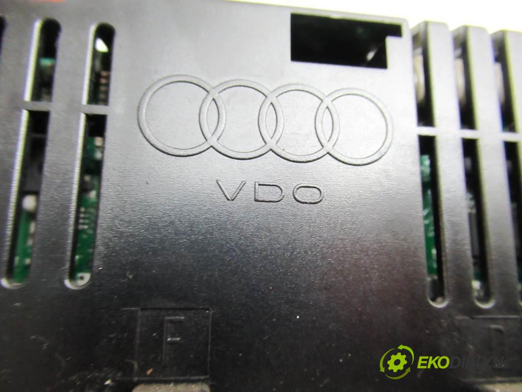 Audi A4 B7  2005 103 kW KOMBI 5D 2.0TDI 140KM 04-08 2000 Panel ovládania kúrenia 8E0820043BM (Prepínače, spínače, tlačidlá a ovládače kúrenia)