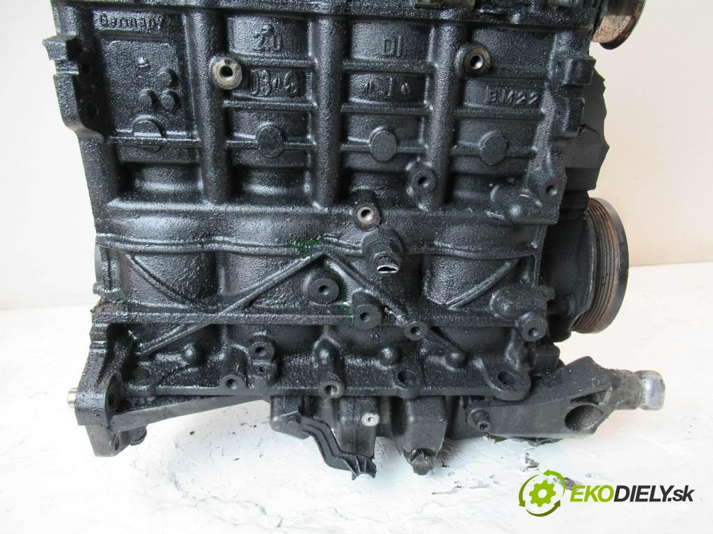 Audi A4 B7  2005 103 kW KOMBI 5D 2.0TDI 140KM 04-08 2000 motor BPW (Motory (kompletní))