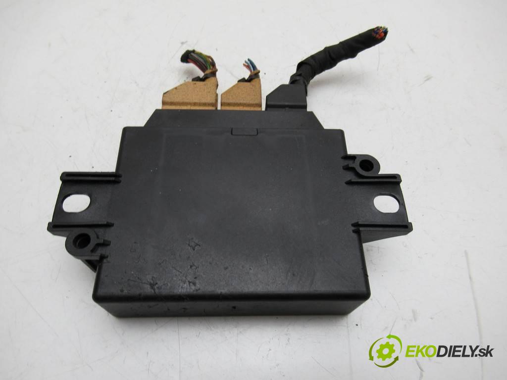 Audi A4 B7    KOMBI 5D 2.0TDI 140KM 04-08  modul PDC 8E0919283E (Ostatní)