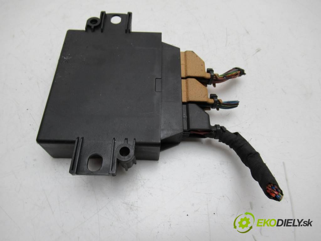 Audi A4 B7    KOMBI 5D 2.0TDI 140KM 04-08  modul PDC 8E0919283E (Ostatní)