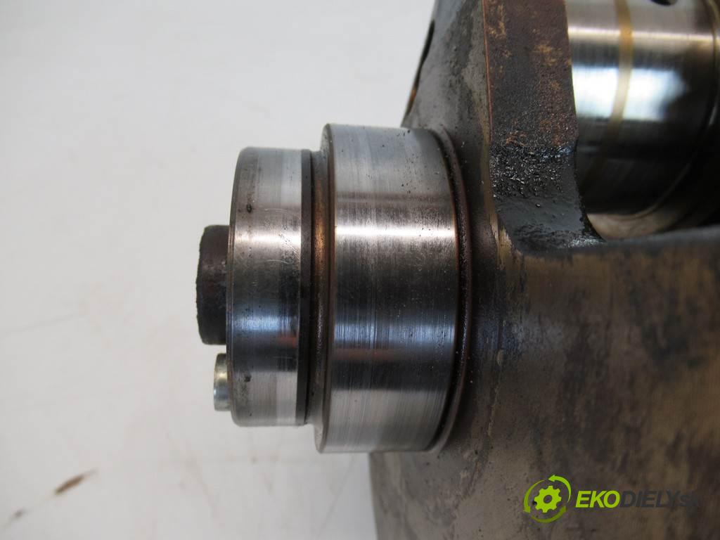 Audi A6 C6    SEDAN QUATTRO 4.2 V8 335KM 04-08  Kardaň, hriadeľ BAT (Ostatné)