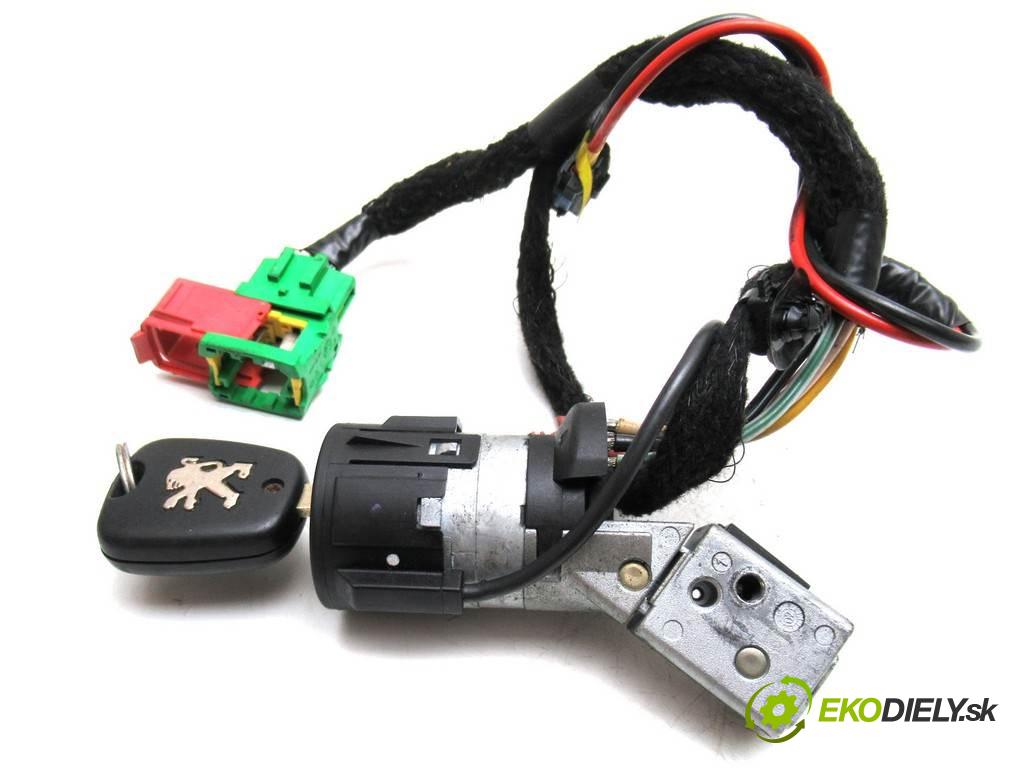 Peugeot 307  2002 66 kW HATCHBACK 5D 2.0HDI 90KM 01-05 2000 spinačka 36353100 (Spínacie skrinky a kľúče)