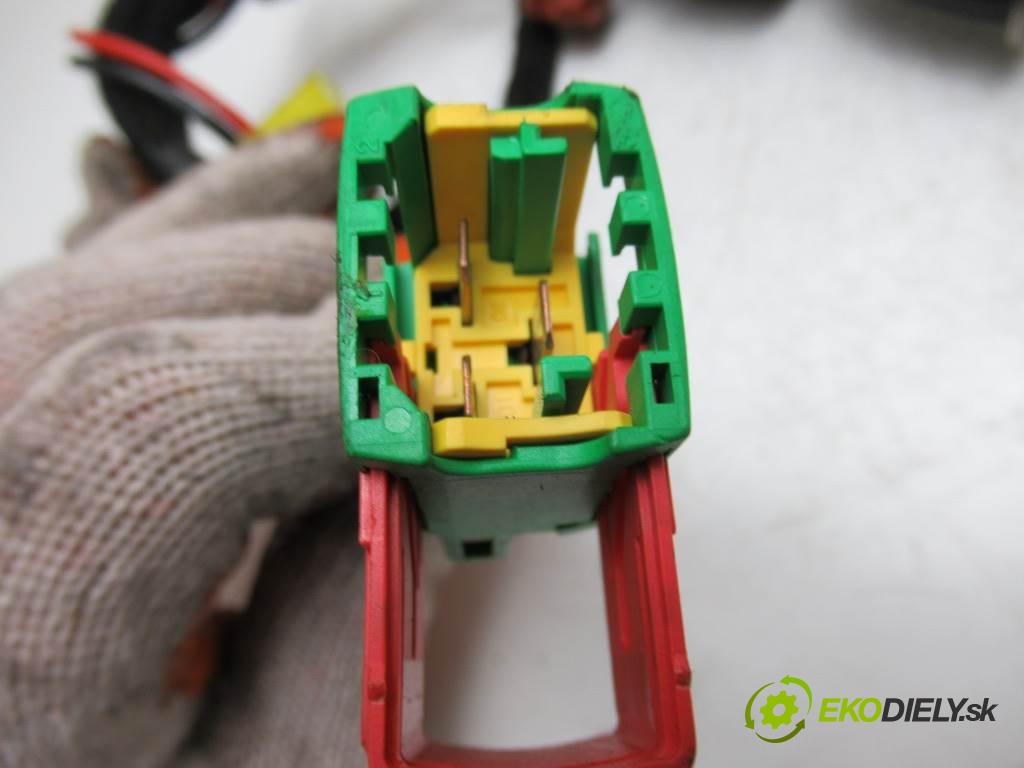 Peugeot 307  2002 66 kW HATCHBACK 5D 2.0HDI 90KM 01-05 2000 spinačka 36353100 (Spínacie skrinky a kľúče)