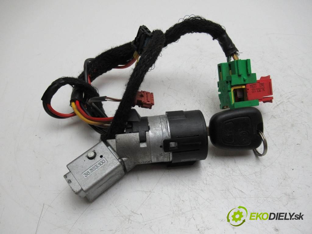 Peugeot 307  2002 66 kW HATCHBACK 5D 2.0HDI 90KM 01-05 2000 spinačka 36353100 (Spínacie skrinky a kľúče)