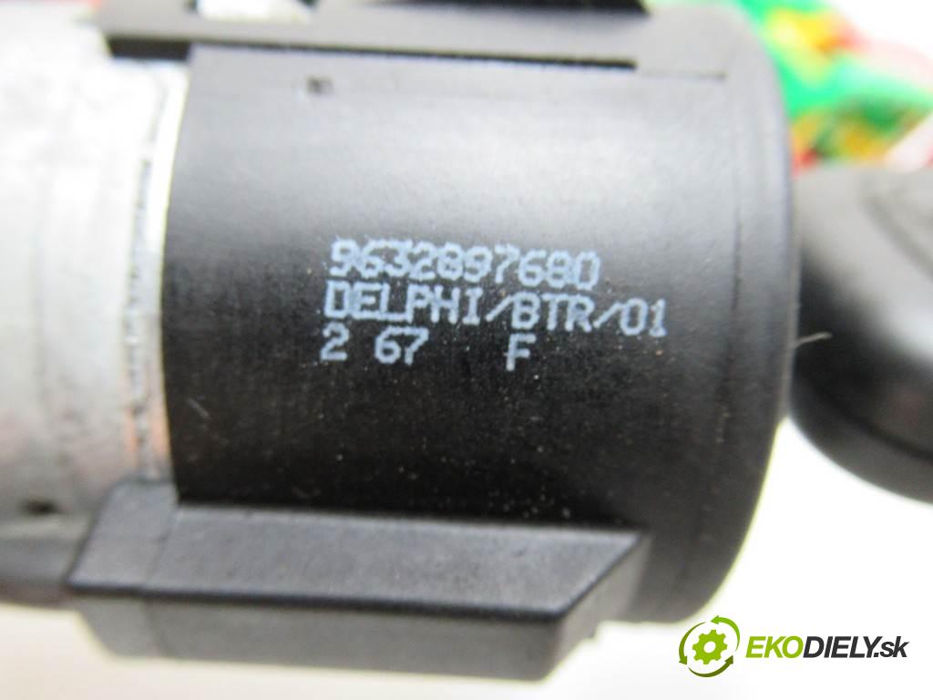 Peugeot 307  2002 66 kW HATCHBACK 5D 2.0HDI 90KM 01-05 2000 spinačka 36353100 (Spínacie skrinky a kľúče)