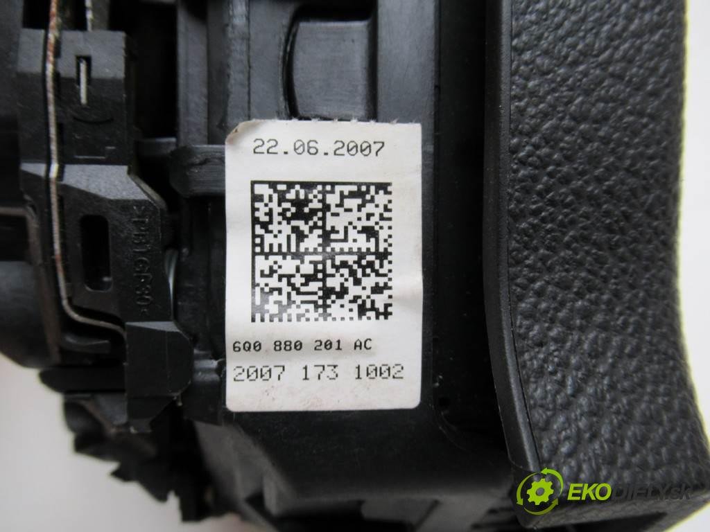Volkswagen Polo IV 9N  2007 51 kW HATCHBACK 5D 1.2B 69KM 01-09 1200 AirBag volantu 6Q0880201AC (Airbagy)