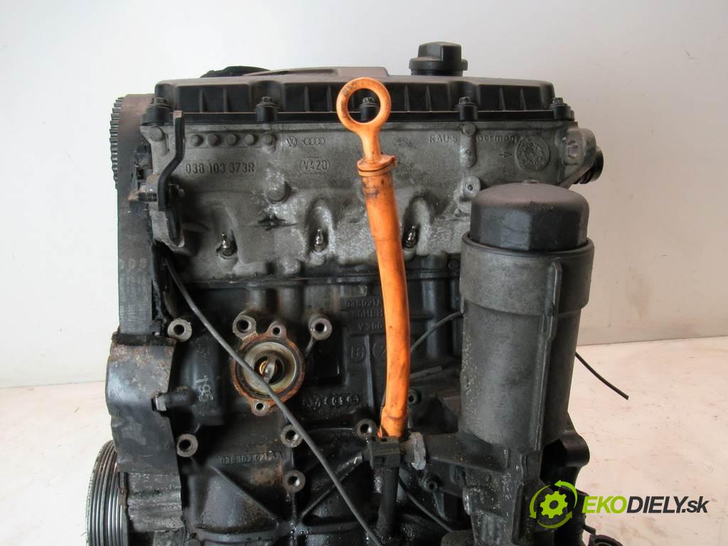 Volkswagen Passat B5 FL  2002 96 kW SEDAN 1.9TDI 130KM 00-05 1900 Motor AWX (Motory (kompletné))
