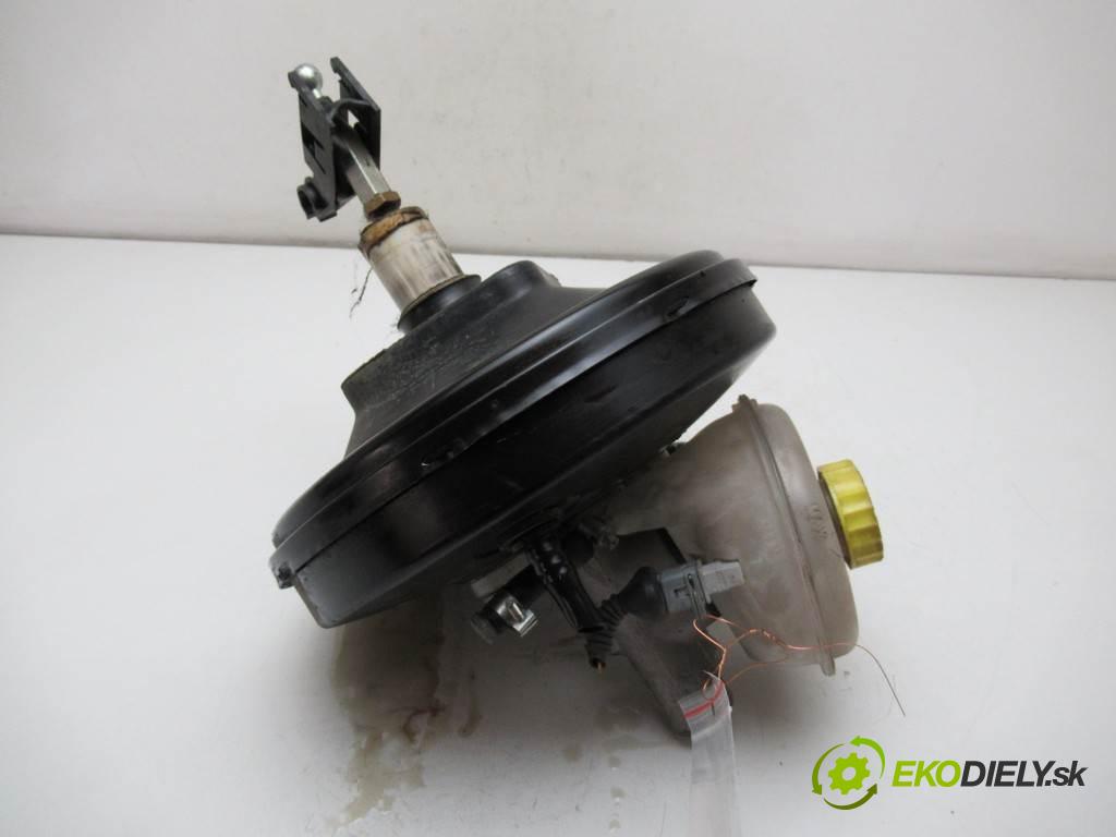 Audi A4 B5  1996 92 kW KOMBI 1.8B 125KM 94-01 1800 Posilovač Pumpa brzdová 8D0612105F (Posilňovače bŕzd)