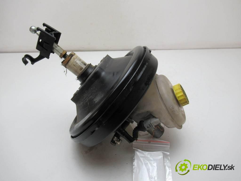 Audi A4 B5  1996 92 kW KOMBI 1.8B 125KM 94-01 1800 Posilovač Pumpa brzdová 8D0612105F (Posilňovače bŕzd)