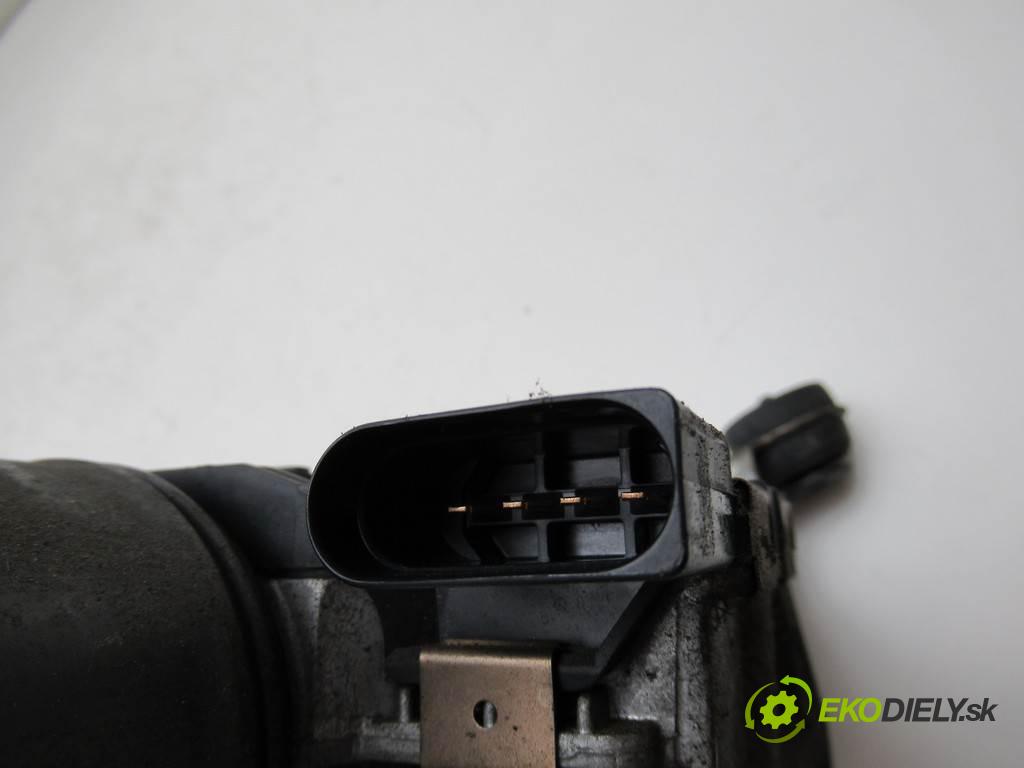 Volkswagen Golf V    PLUS 1.9TDI 105KM 03-09  mechanismus stěračů pravý přední část 5M0955120D