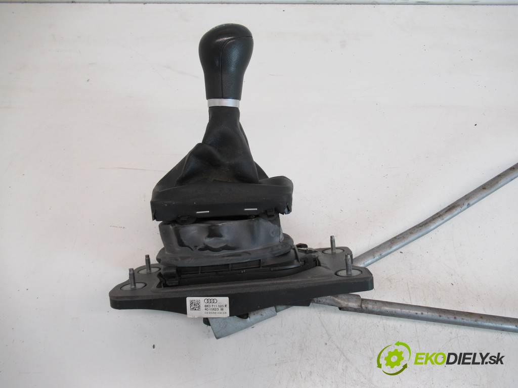 Audi A4 B8  2008 105KW KOMBI 2.0TDI 143KM 08-15 2000 Kulisa 8K0711025K (Rýchlostné páky / kulisy)
