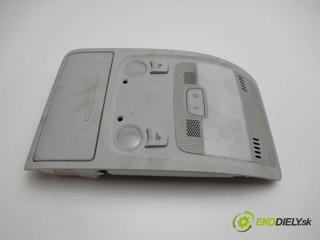 Audi A4 B8  2008 105KW KOMBI 2.0TDI 143KM 08-15 2000 svetlo stropné 8T0947135A (Osvetlenie interiéru)