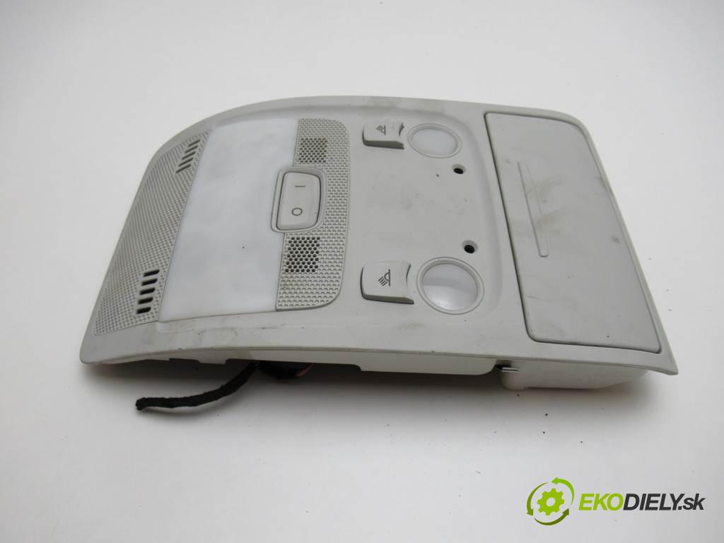 Audi A4 B8  2008 105KW KOMBI 2.0TDI 143KM 08-15 2000 svetlo stropné 8T0947135A (Osvetlenie interiéru)