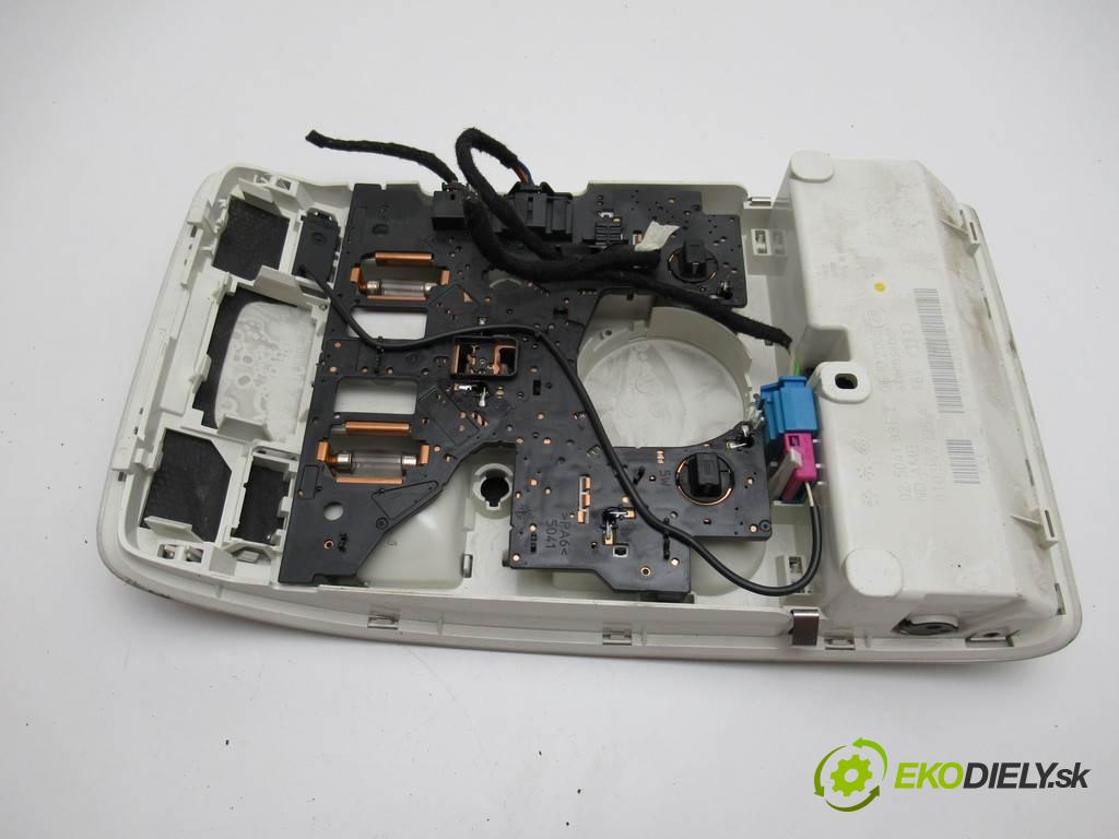 Audi A4 B8  2008 105KW KOMBI 2.0TDI 143KM 08-15 2000 svetlo stropné 8T0947135A (Osvetlenie interiéru)