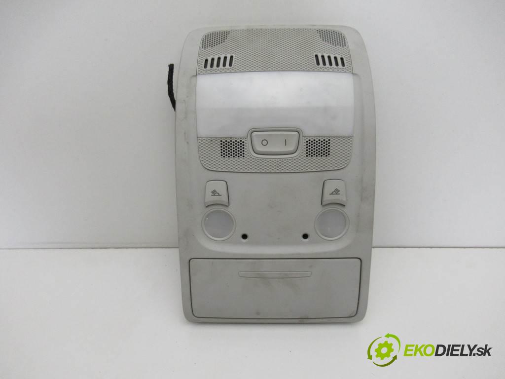 Audi A4 B8  2008 105KW KOMBI 2.0TDI 143KM 08-15 2000 svetlo stropné 8T0947135A (Osvetlenie interiéru)