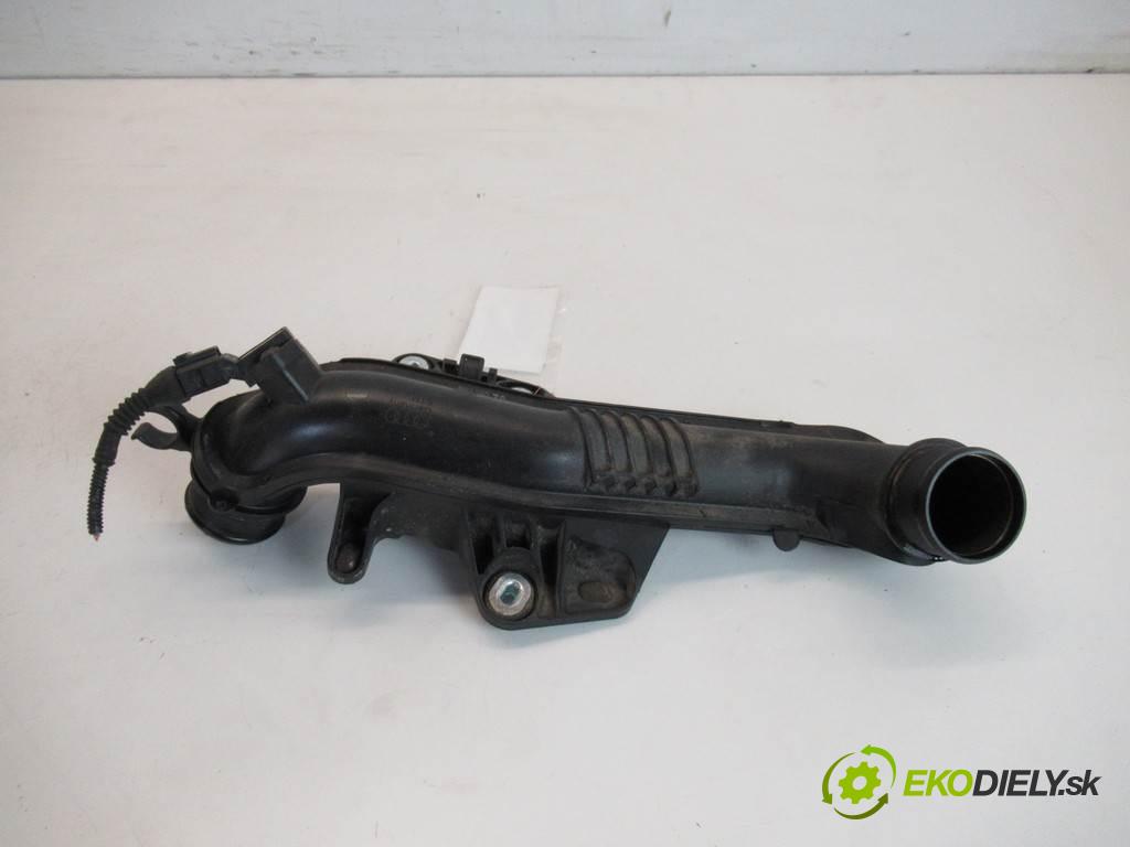 Audi A4 B8  2008 105KW KOMBI 2.0TDI 143KM 08-15 2000 Rúra hadice trubka vzduchu 8K0145673L (Hadice chlazení vzduchu)