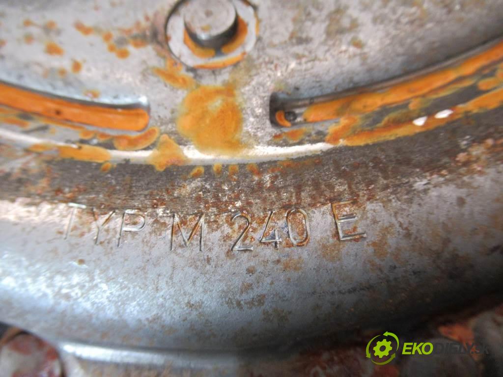 Audi A4 B8  2008 105KW KOMBI 2.0TDI 143KM 08-15 2000 spojková sada bez ložiska komplet 0B1141015D CAG (Kompletní sady (bez ložiska))