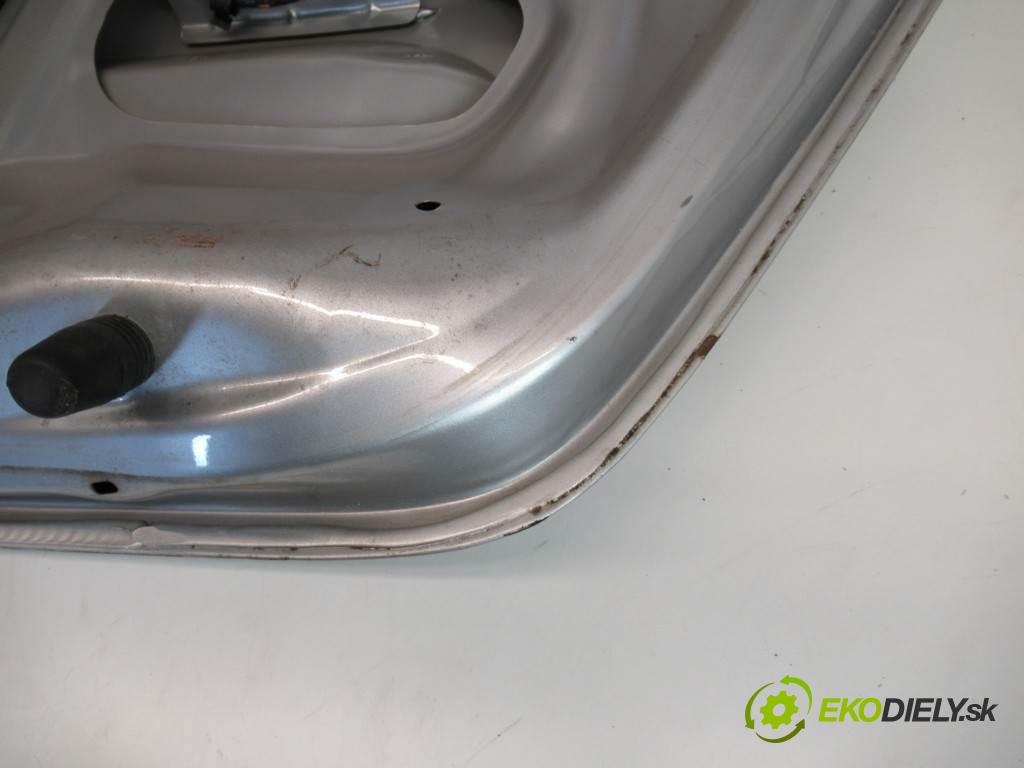 Ford Mondeo Mk3  2001 88kw SEDAN 2.0 TDDI 90KM 00-07 2000 zadní část kapota  (Zadní kapoty)