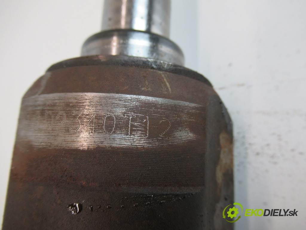 Hyundai i30 II  2016 81 kW KOMBI 1.6CRDI 110KM 11-17 1600 Poloos ľavá strana 49500A6500 (Poloosy)