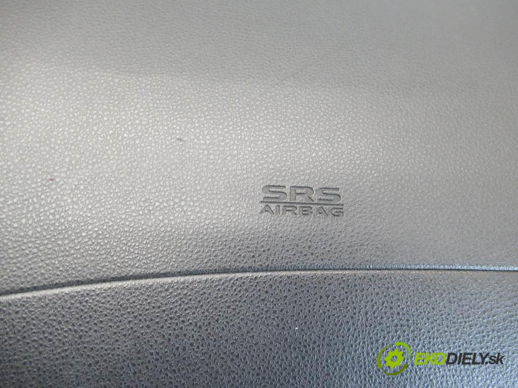 Mitsubishi Grandis  2006 100KW 2.0TDI DID 136KM 03-11 1968 Palubná doska AirBag airbag