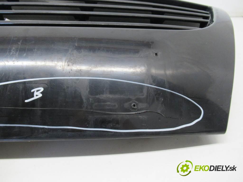 Volkswagen Passat B6  2006 103 kW KOMBI 2.0TDI 140KM 05-10 2000 Mriežka maska  (Mriežky, masky)